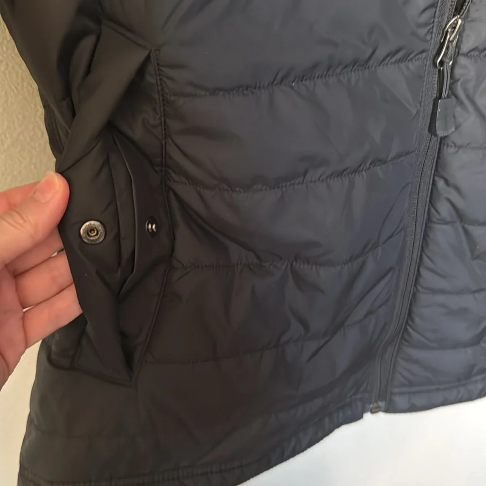 Carhartt Gilliam Jacket Black Youth Large 12/14 EUC Insulated Warm